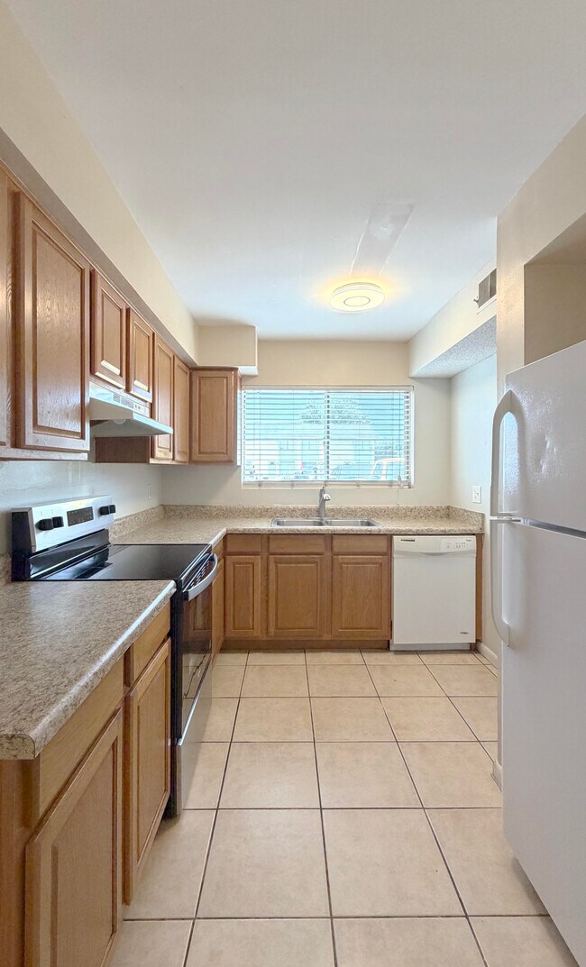 Building Photo - 12346 Fox Hound Ct