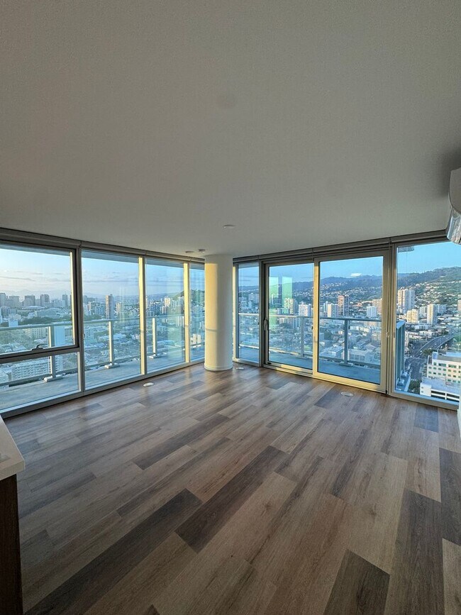 Building Photo - Ready to Move in Brand New Condo! First Time Renting! 3 Bed/2 Bath/2 Parking at The Park on Ke‘ea...