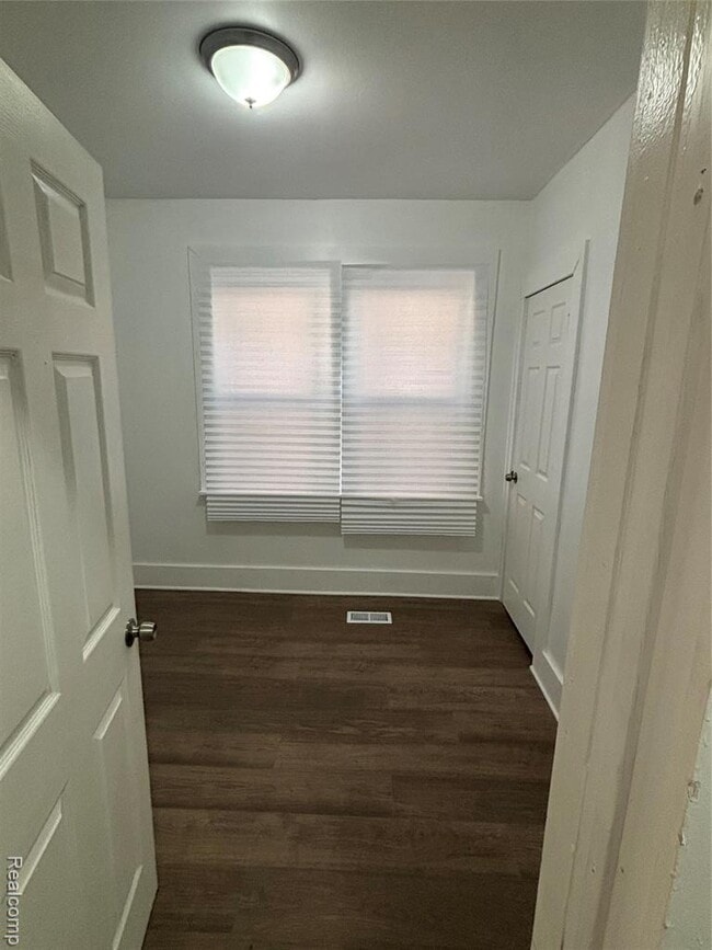 Building Photo - 3008 Cortland St