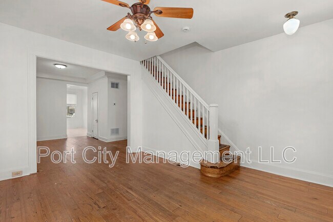 Building Photo - 438 Cornwall St