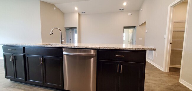 Building Photo - Like NEW!!! 4-Bedroom, 2-Bathroom in Villa...