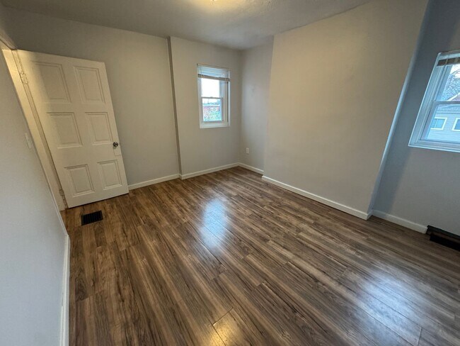 Building Photo - Charming 5BR Home in the Heart of Pittsbur...