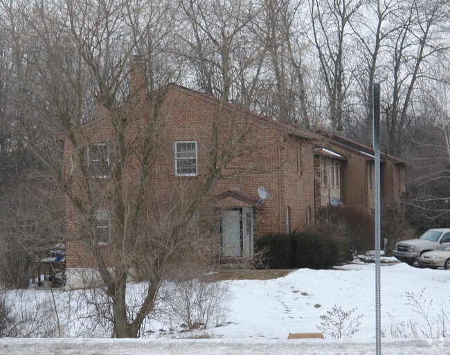 Building Photo - Evergreen