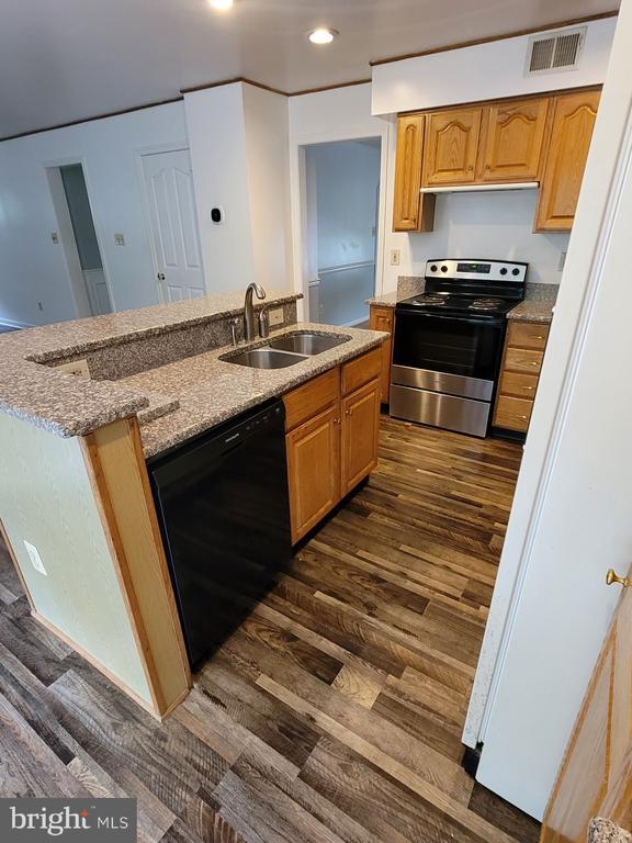 Building Photo - 2435 Pimpernel Dr