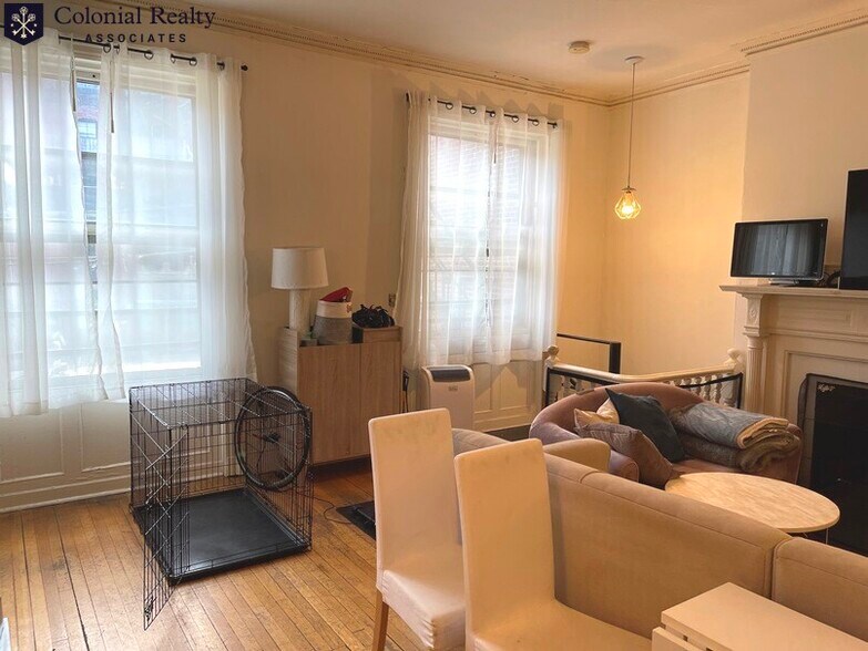 Building Photo - 509 Beacon St