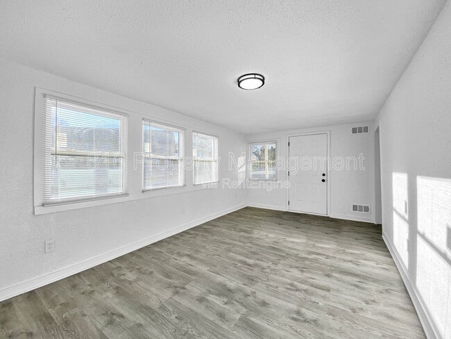 Building Photo - 4802 Locust Ave