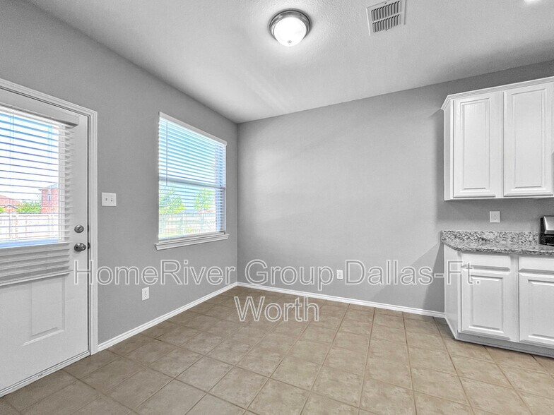 Building Photo - 507 Binkley Ct