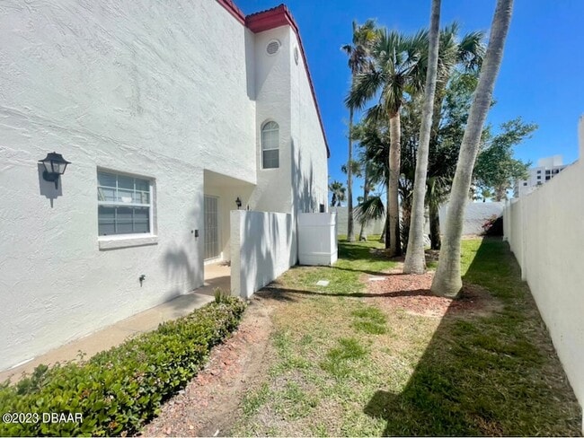 Building Photo - 200 Florida Shores Blvd