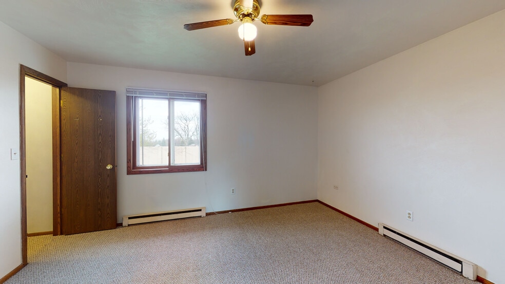 Building Photo - 2525 Hope Dr