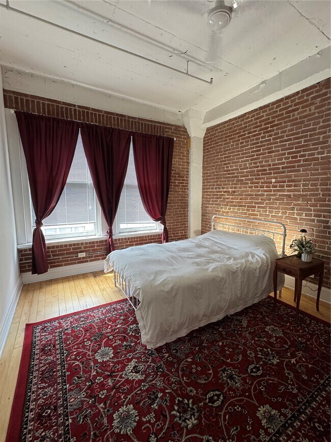 Building Photo - 1709 Washington Ave