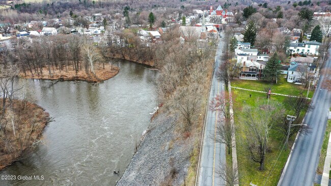 Building Photo - 48 Salem St