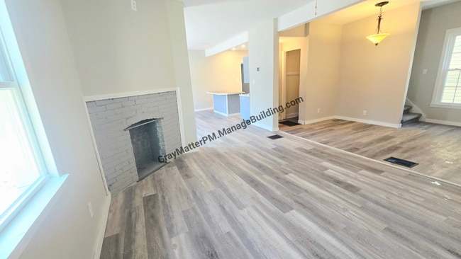 Building Photo - 1032 Raspberry St