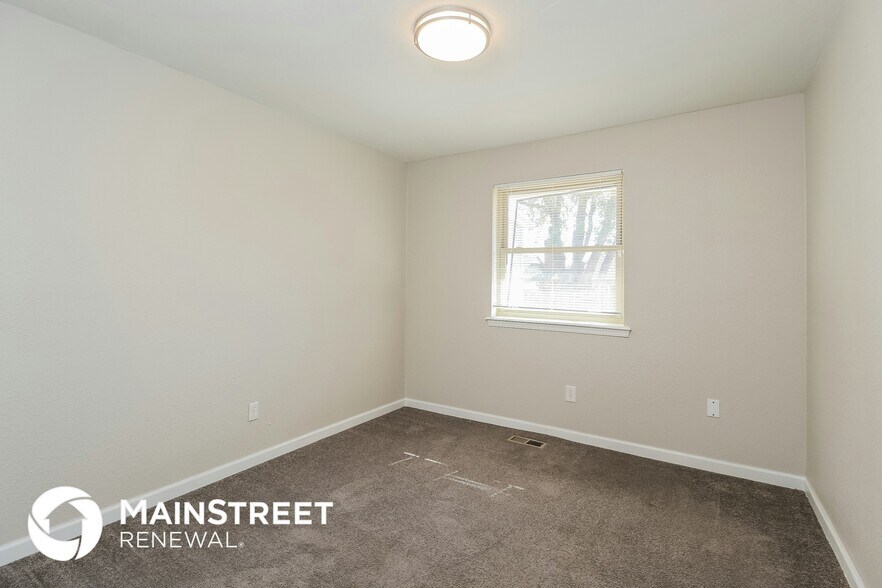 Building Photo - 8716 Tracy Dr