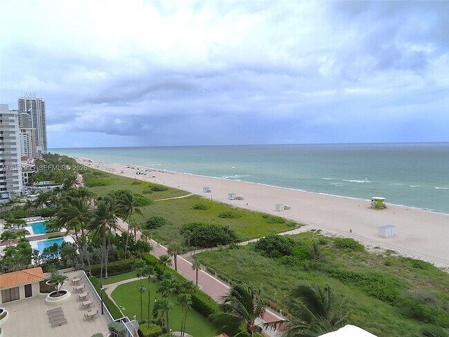 Building Photo - 5701 Collins Ave