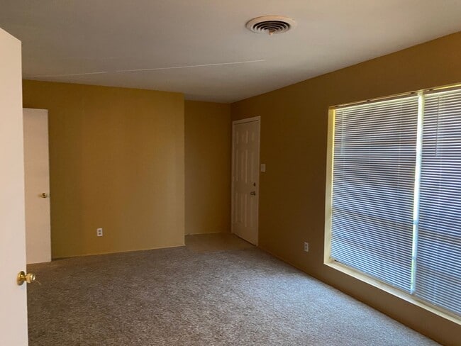 Building Photo - Freshly Renovated 3 Bedroom Home for Lease in North Shreveport