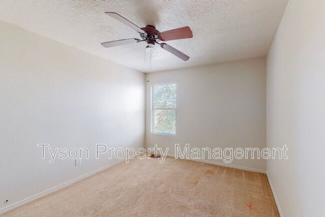 Building Photo - 1934 Tierra De La Luna Dr SW