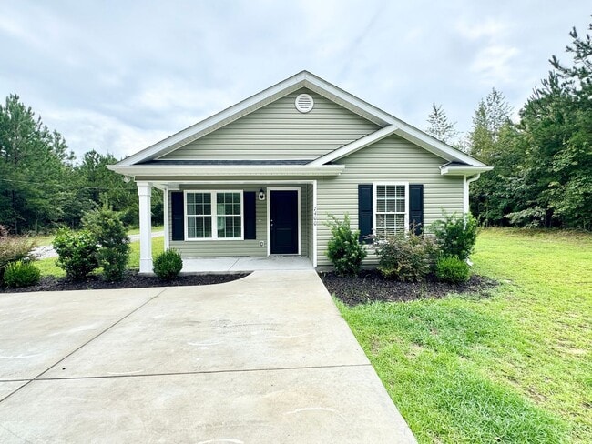 Building Photo - 3 Bedroom, 2 Bath in Conway! No HOA, Plent...