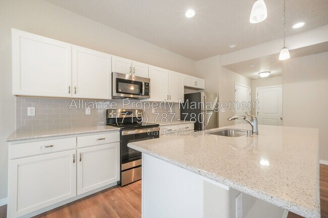 Building Photo - 7851 Lathrop Vw