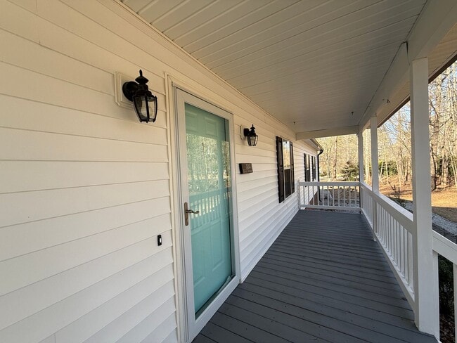 Building Photo - Charming 3BD, 2.5BA Willow Spring Home on a Corner Lot with a 2-Car Garage and a Large Fenced Bac...