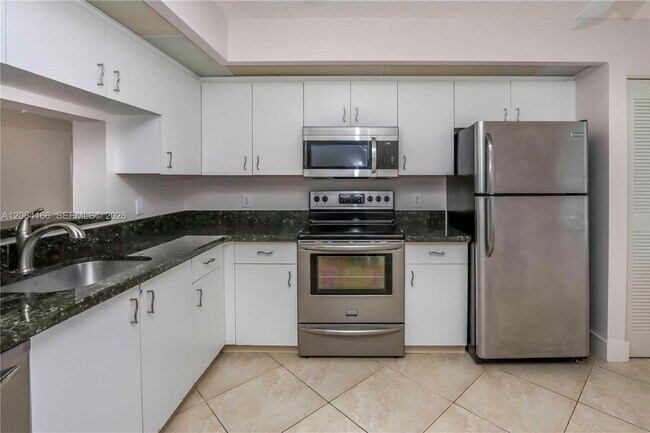 Building Photo - 850 SW 138th Ave