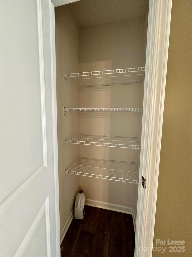 Building Photo - 1210 Leno Ln