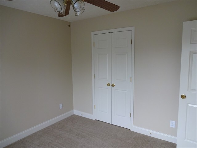 Building Photo - 1500 Holly Manor Dr