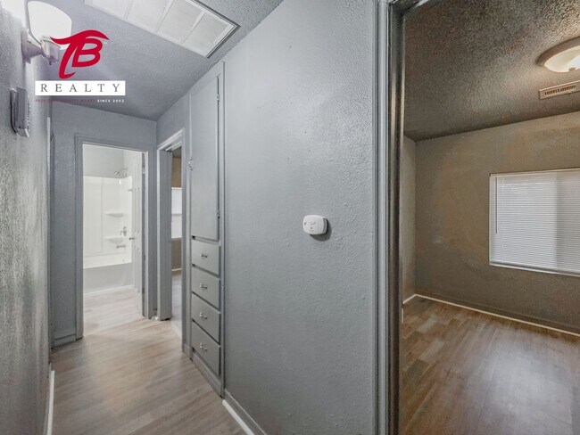 Building Photo - Charming 3 Bed home for lease!