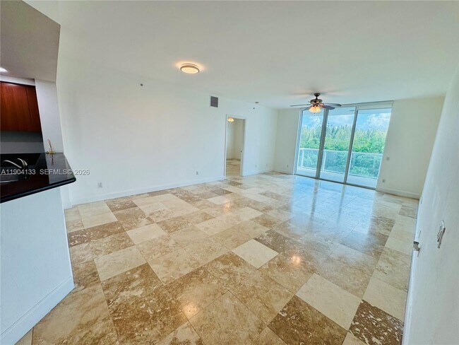 Building Photo - 14951 Royal Oaks Ln