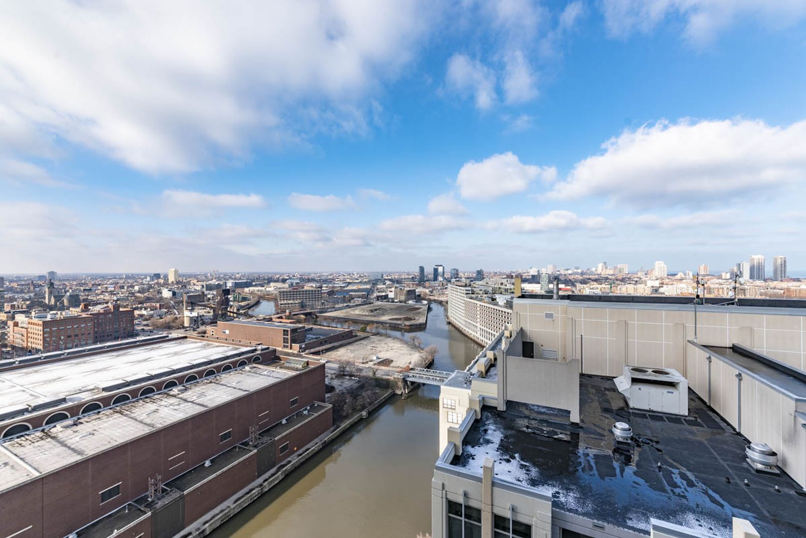 Building Photo - 700 N Larrabee St