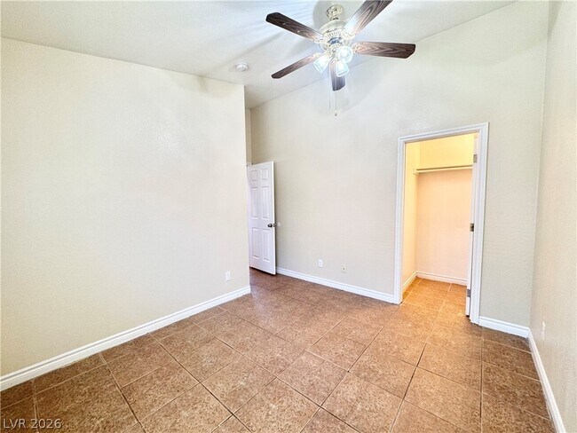 Building Photo - 1071 S Potro Ave