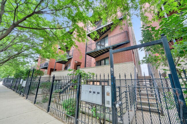 Building Photo - 25 E 26th St