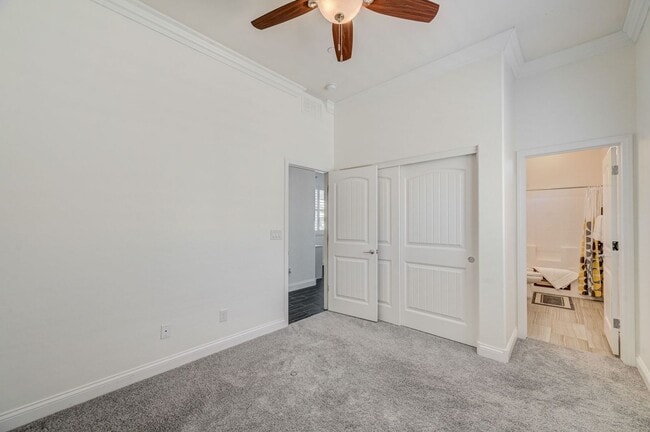 Building Photo - Luxury Single Story 3 Bedroom!