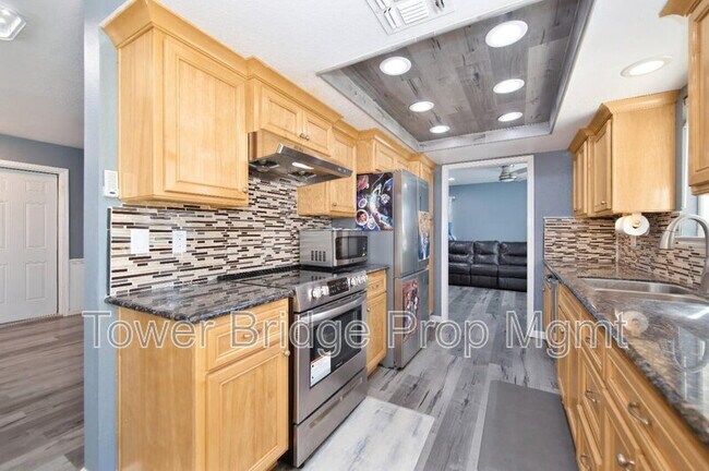 Building Photo - 8924 La Margarita Way