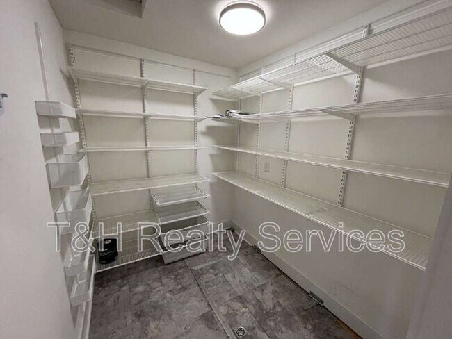 Building Photo - 1202 Harlan St