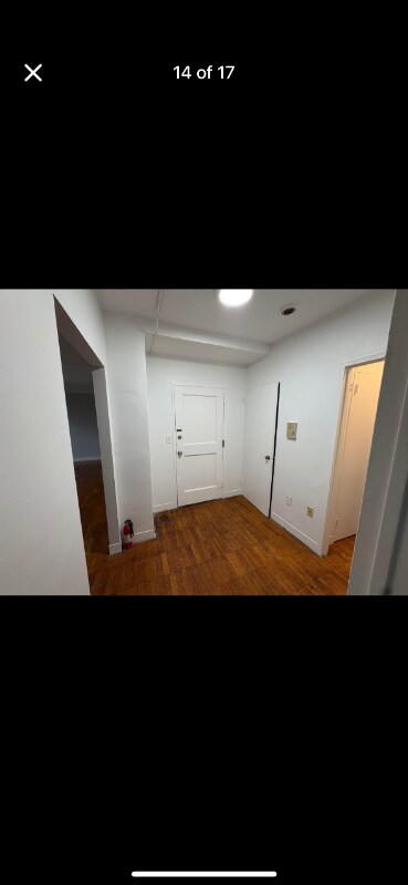 Building Photo - 232 Farmington Ave