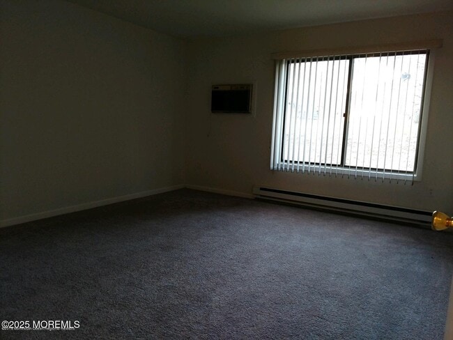 Building Photo - 137 Amberly Dr