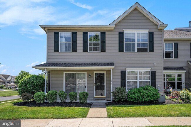 Building Photo - 5905 Drawbridge Ct