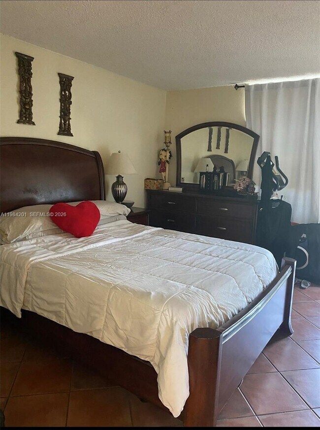 Building Photo - 1801 S Treasure Dr