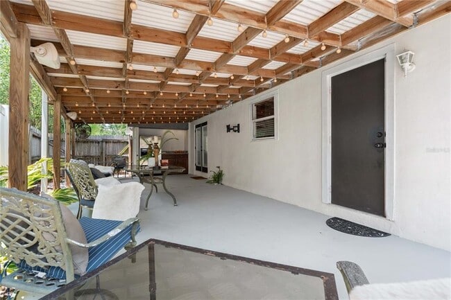 Building Photo - 3606 W Royal Palm Cir