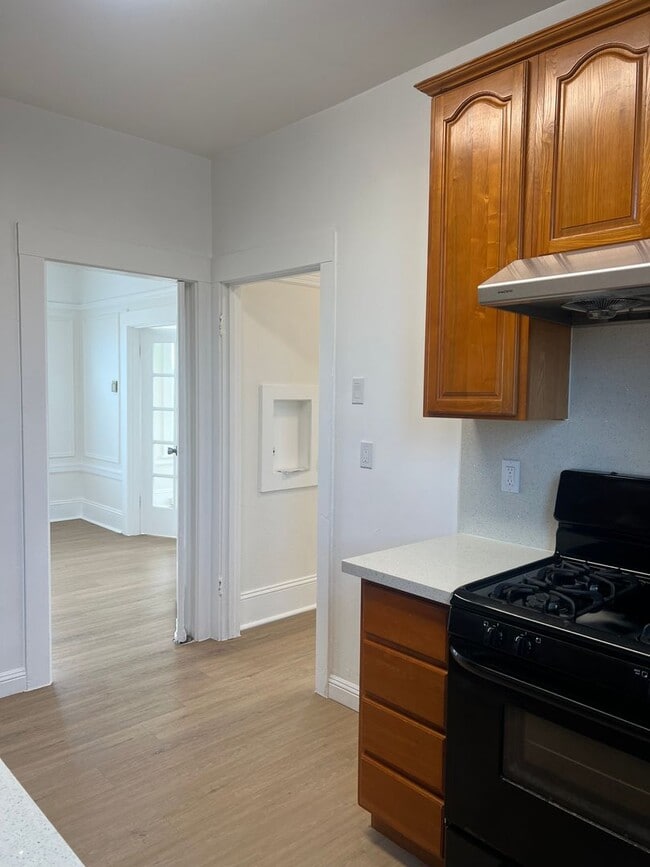 Building Photo - 3542