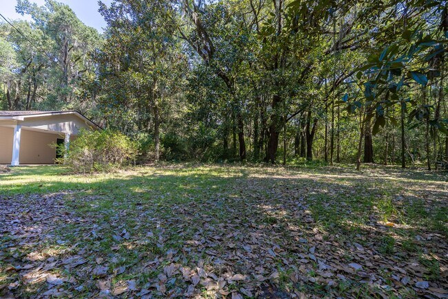 Building Photo - ONE FREE MONTH ON 13 MONTH LEASE!Charming ...