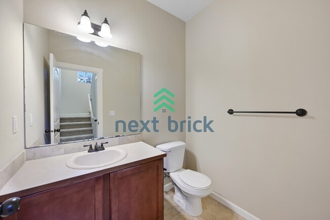 Building Photo - "Charming 3-Bed Oasis with 2.5 Baths in Prime Renton Location - Spacious layout!"