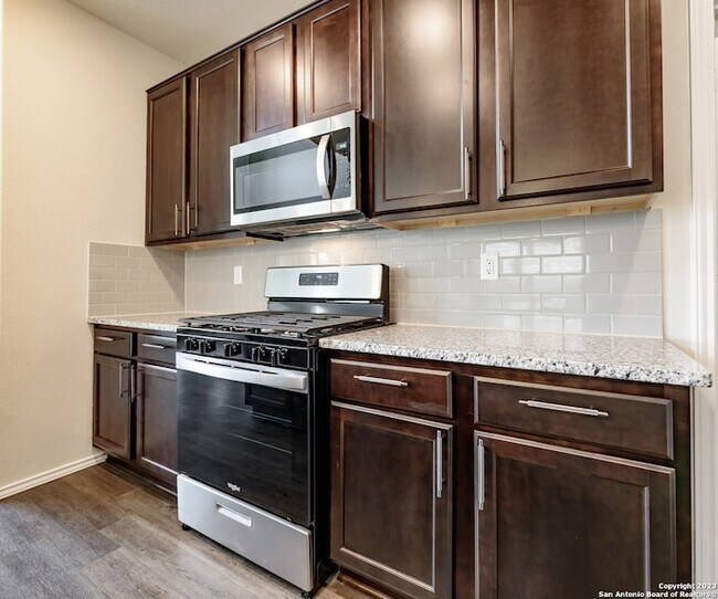 Building Photo - 1609 Ranch House