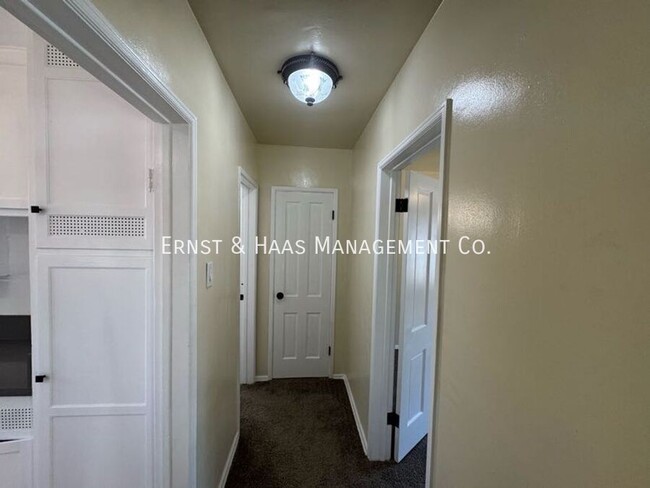 Building Photo - Cozy 1 Bedroom Apartment Located in Long B...