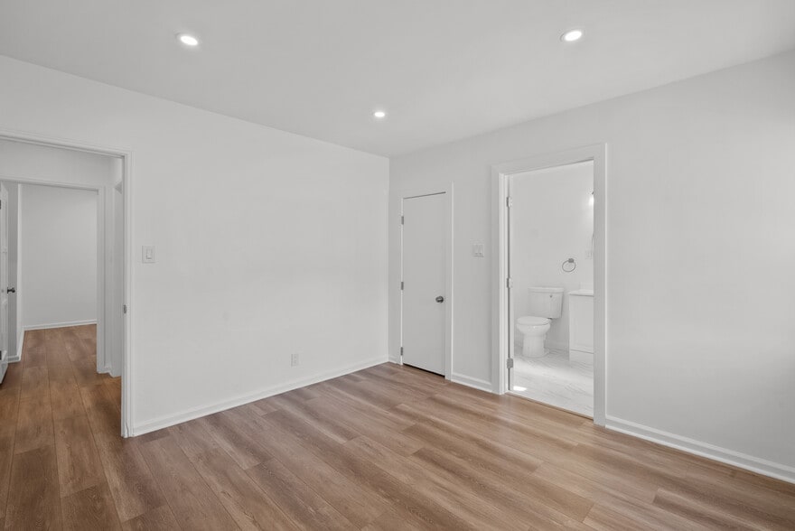 Master Bedroom - 3820 Orangedale Ave