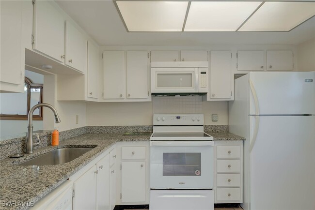 Building Photo - 3030 Binnacle Dr