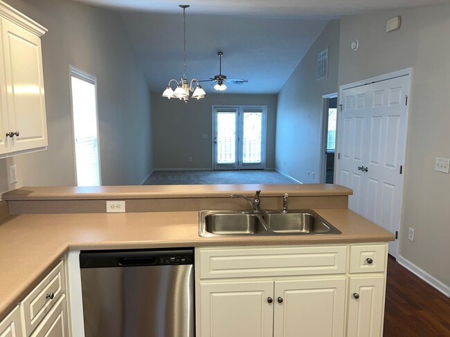 Building Photo - 201 Satomi Way