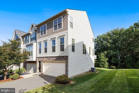 Building Photo - 42714 Ogilvie Sq