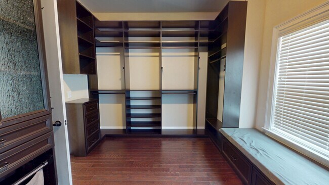 Building Photo - 170 S Charleson Crossing