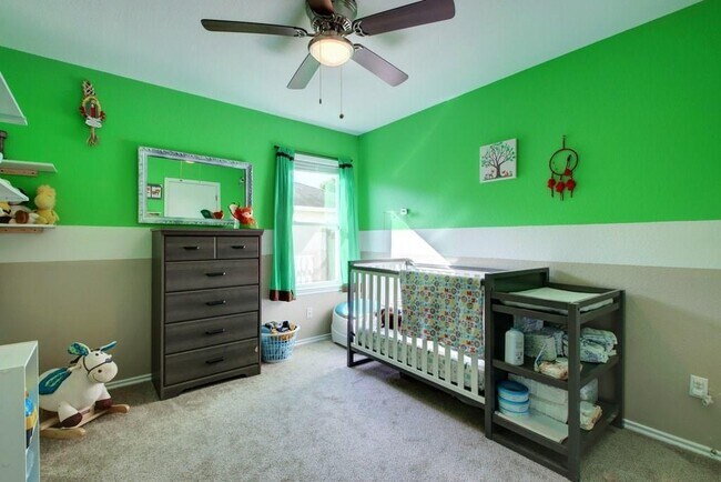 Building Photo - 450 Carriage Way